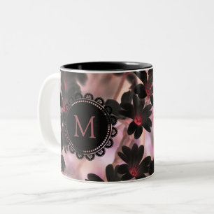 Elegante Zwarte Sering Bloemen Monogram Tweekleurige Koffiemok