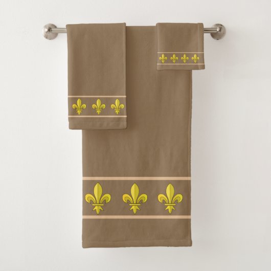 Élégantes fleurs de lis dorées chic sur beige marr (En situation)