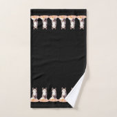 Élégants chevaux blancs modernes avec des fleurs s (Serviette à main)