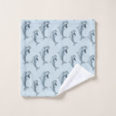 Élégants dauphins mignons modernes sur fond bleu c (Gant de toilette)