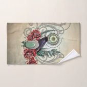 Élégants roses vintages avec corbeau (Serviette à main)