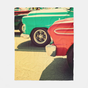 Elektronisch muziektoetsenbord synthesizer met wit fleece deken