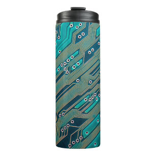 Elektronische printplaat dicht bij de achtergrond, thermosbeker