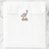 Elephant als voetballer met Voetbal Vierkante Sticker (Tas)
