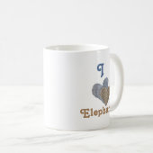 Éléphant espiègle tasse de classique de 11 onces (Devant droit)