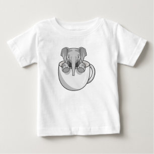 Elephant met Cup