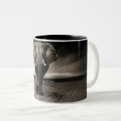 Elephant op Run Tweekleurige Koffiemok (Voorkant rechts)