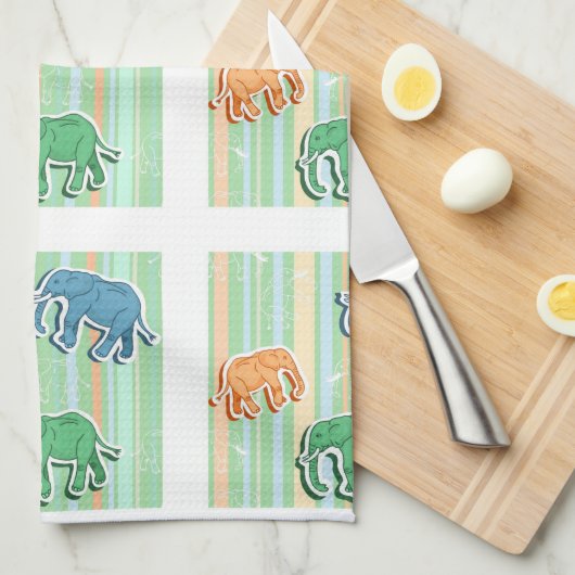 Elephant Pattern on Green Stripes Theedoek (Quarter Fold)