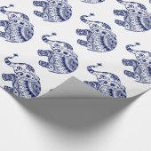Elephant van klaveren in wit en marineblauw cadeaupapier (Hoek)