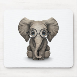 Elephant voor Cute Baby met leesbril White Muismat
