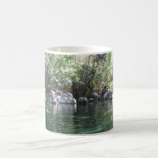 Éléphants à la tasse de jeu