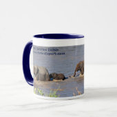 Éléphants croisant la tasse de rivière de (Devant gauche)