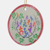 Elf pipers met kerstversiering keramisch ornament (Links)