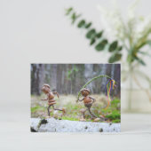 Elfe de maïs avec bâton de Pâques Carte postale de (Debout devant)