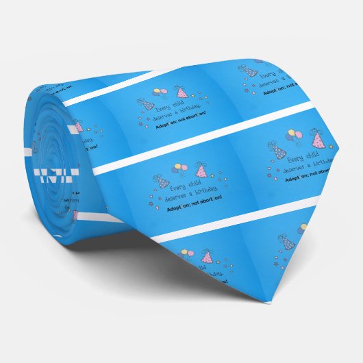 Elk kind verdient een verjaardag. Aanneming Stropdas (Opgerold)