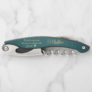 Elk Quote Script Monogram Geborsteld Blauwgroen en Kurkentrekker