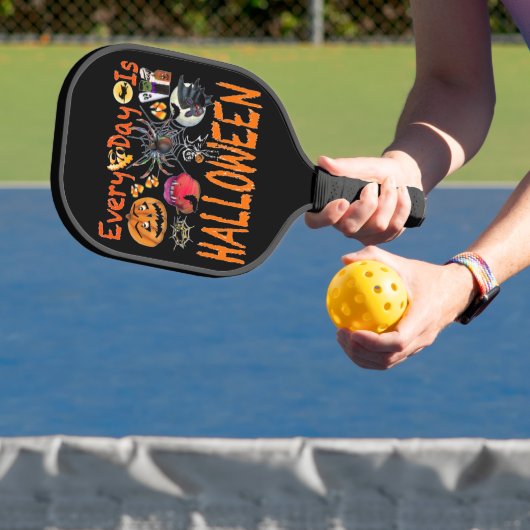 Elke dag is een halloween pickleball paddle (Insitu)