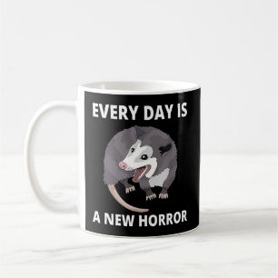 Elke dag is een nieuwe horror possum memes koffiemok