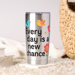 Elke dag is een nieuwe kans - kleurrijke vogels geïsoleerde drinkbeker