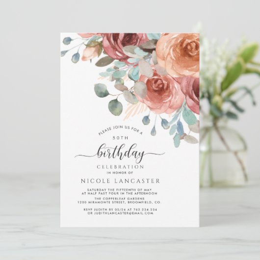 Elke verjaardag, Elegante Roze Perzik en Mint Bloe Kaart (Staand voorkant)