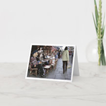 Ella Bella Banana in een Parijse café