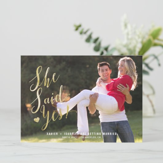 Elle A Dit Oui ! Faire-part fiançailles (Debout devant)