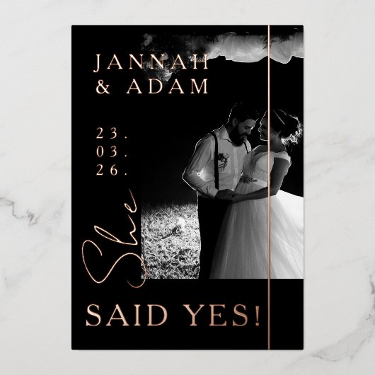 Elle A Dit Oui Fiançailles Photo Noir Faire-part (Recto)