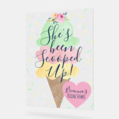 Elle A Été Prise En Main Glace Bridal Shower (Angle)