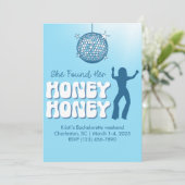 Elle a trouvé son invitation de bachelorette Honey (Debout devant)
