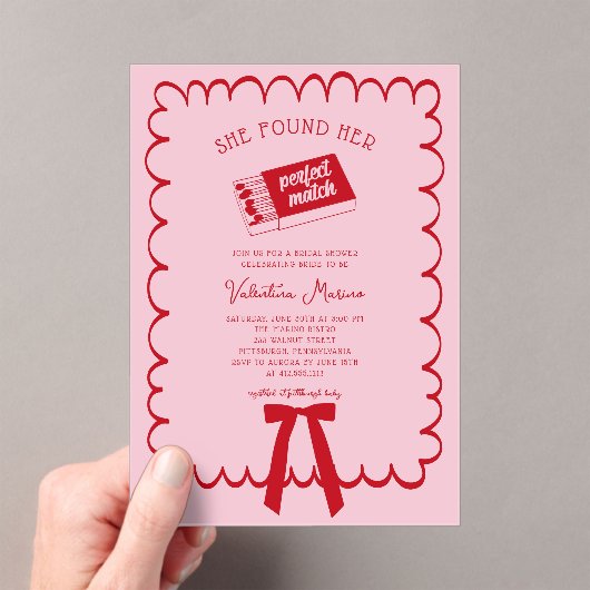 Elle a trouvé son invitation de douche de mariée d (In situ (ordinateur de poche))
