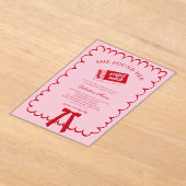 Elle a trouvé son invitation de douche de nuptiale (Poser)