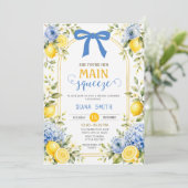 Elle a trouvé son invitation pour la fête de douch (Debout devant)