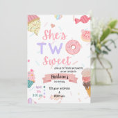 Elle est deux douce invitation d'anniversaire (Debout devant)