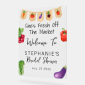 Elle est la Bienvenue à la Fête de Fiançailles Tou (Angle)