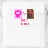 ELLE EST PLUS GRANDE STICKER CARRÉ (Sac)