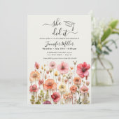 Elle l'a fait Floral Graduation Party faire-part (Debout devant)