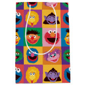 Elmo en vrienden inpakpapier medium cadeauzakje (Voorkant)