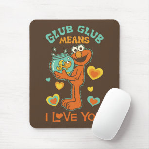 Elmo Holding zijn Pet Goldfish Muismat