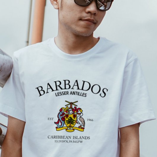 Embrace Island Pride avec Barbados Drapeau T-shirt
