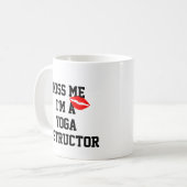 Embrasse-Moi Je Suis Un Instructeur De Yoga Mug (Devant gauche)