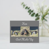 Embrasser et maquiller la carte postale (Debout devant)