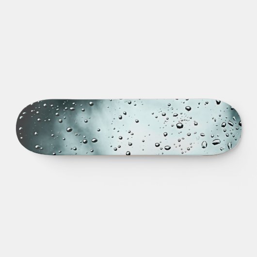 Embrassez la sérénité avec Rainy Day Skateboard (Horz)