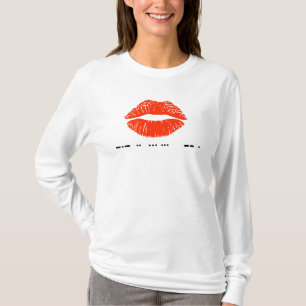 Embrassez-moi dans le T-shirt de réveillon de la