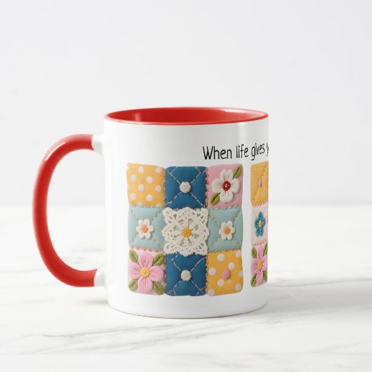 Embroidered Flowers Patchwork Quilt Mug Mok (Links)