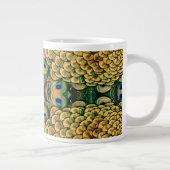 Emerald Green en Gold Peacock Feathers Jumbo Beker (Rechts)