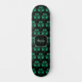 Emerald Green Sparkle Shamrock Black Monogram Skateboard (Voorkant)