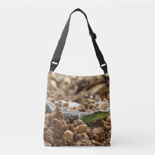 Emerald lizard Salamander op aarde Crossbody Tas