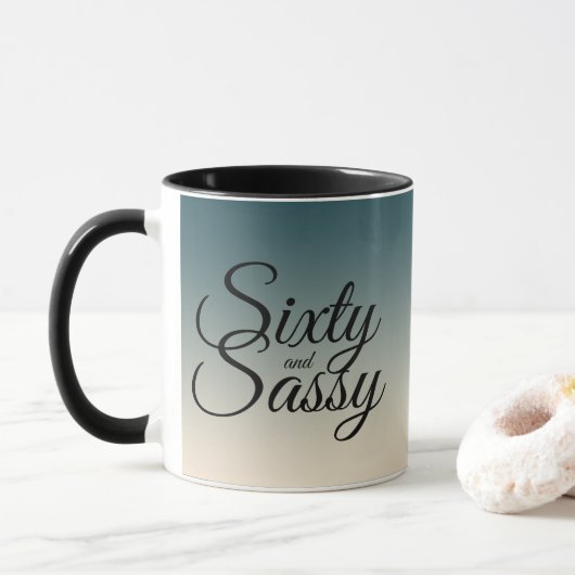 Emerald Off-White Ombre 60 en Sassy 60th Birthday Mok (Met donut)