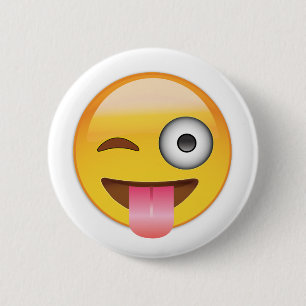 Emoji - gezicht met tong ronde button 5,7 cm
