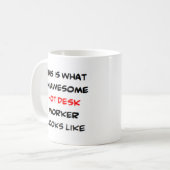 employé de bureau, énorme tasse de café (Devant gauche)